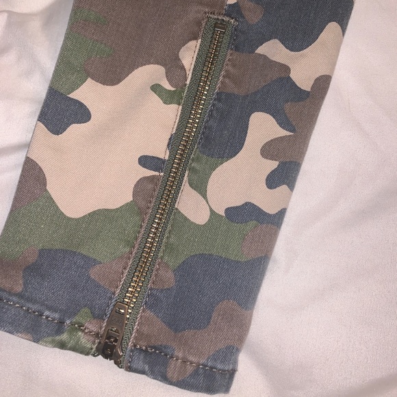 NWOT Gap 1969 Camo Zipper True Skinny Jeans - Picture 6 of 10